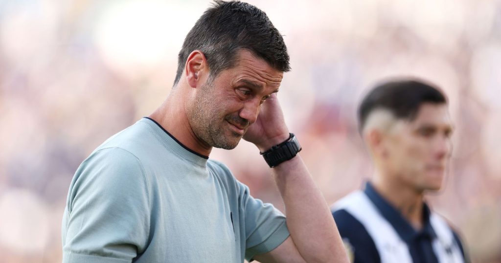 Cristian Chivu Mantan Bintang Inter Merenungkan temp